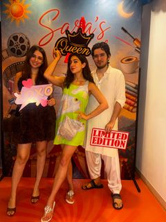Sara Ali Khan feet photo 11