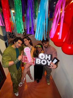 Sara Ali Khan feet photo 10