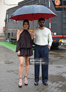 Sara Ali Khan feet photo 8