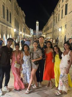Sara Ali Khan feet photo 4
