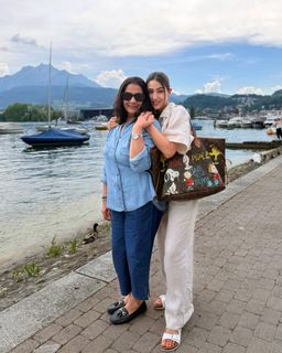 Sara Ali Khan feet photo 13