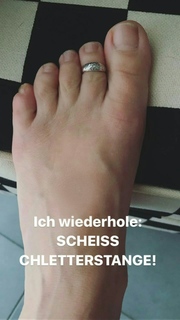 Sara Bachmann feet photo 4