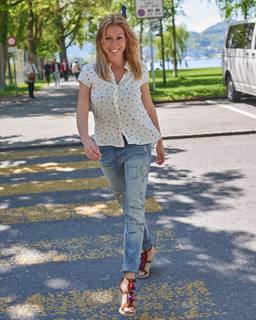 Sara Bachmann feet photo 7