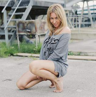 Sara Bachmann feet photo 6