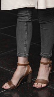 Sara Bahrami feet photo 18