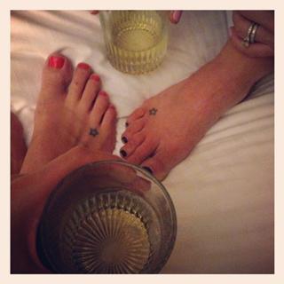Sara Bareilles feet photo thumbnail