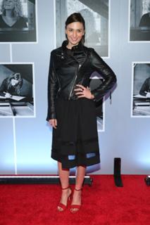 Sara Bareilles feet photo thumbnail