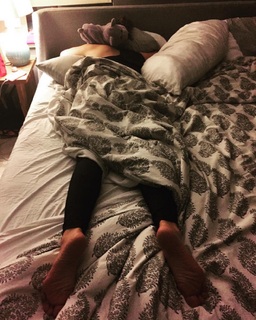 Sara Bareilles feet photo thumbnail