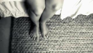Sara Bareilles feet photo thumbnail