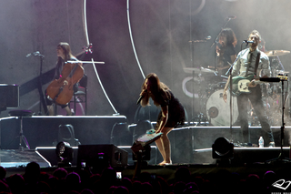 Sara Bareilles feet photo thumbnail