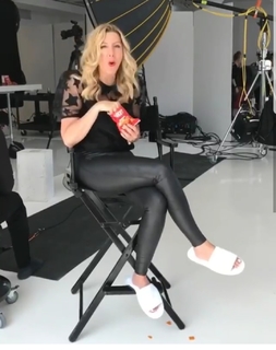 Sara Blakely feet photo 14