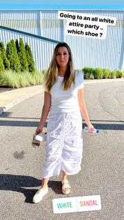 Sara Blakely feet photo 17