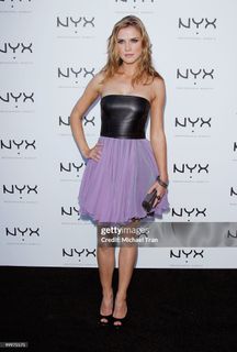 Sara Canning feet photo 5
