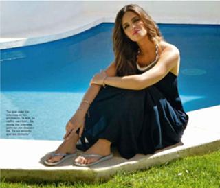 Sara Carbonero feet photo thumbnail