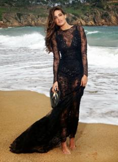 Sara Carbonero feet photo thumbnail
