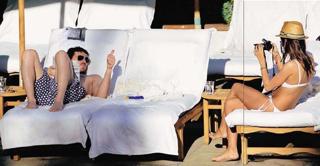 Sara Carbonero feet photo thumbnail