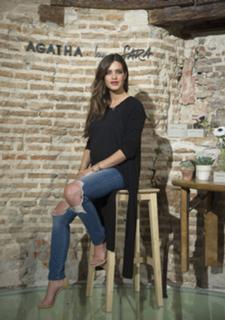 Sara Carbonero feet photo thumbnail