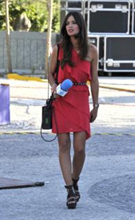 Sara Carbonero feet photo thumbnail