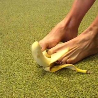 Sara Cox feet photo 1
