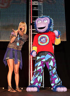 Sara Cox feet photo 3