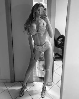 Sara Croce feet photo 15