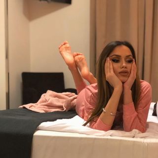 Sara Damnjanovic feet photo 13