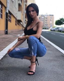 Sara Damnjanovic feet photo 5