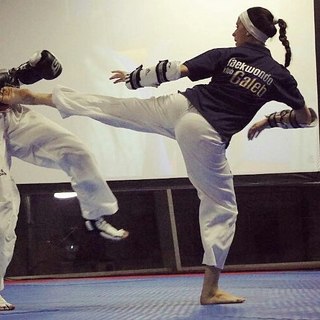 Sara Damnjanovic feet photo 8