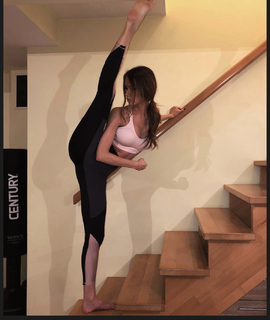 Sara Damnjanovic feet photo 18