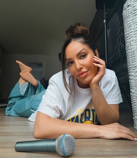 Sara Dastjani feet photo 2