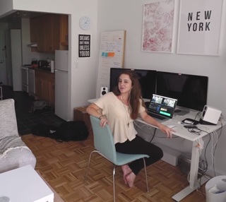 Sara Dietschy feet photo 2