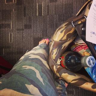 Sara Evans feet photo thumbnail