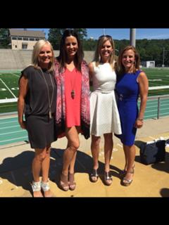Sara Evans feet photo thumbnail