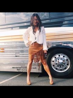 Sara Evans feet photo thumbnail