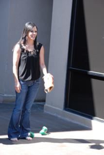 Sara Evans feet photo thumbnail