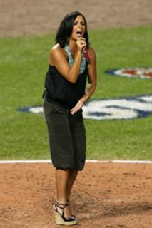 Sara Evans feet photo thumbnail