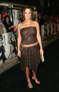 Sara Evans feet photo thumbnail