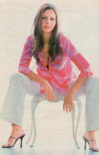 Sara Evans feet photo thumbnail