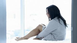 Sara Evans feet photo thumbnail