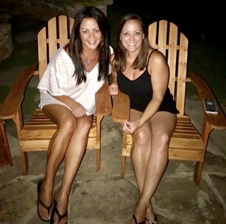 Sara Evans feet photo thumbnail