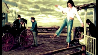 Sara Evans feet photo thumbnail