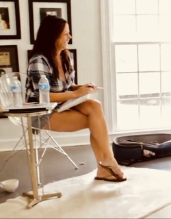 Sara Evans feet photo thumbnail