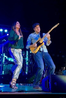 Sara Evans feet photo thumbnail