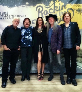 Sara Evans feet photo thumbnail