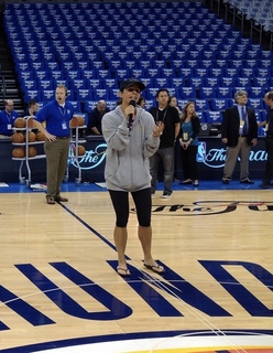 Sara Evans feet photo thumbnail