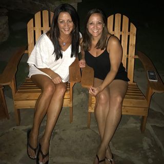 Sara Evans feet photo thumbnail