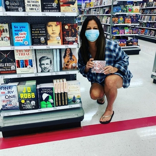 Sara Evans feet photo thumbnail