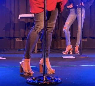 Sara Evans feet photo thumbnail