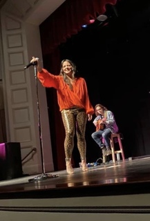 Sara Evans feet photo thumbnail
