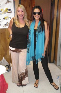 Sara Evans feet photo thumbnail